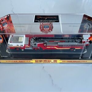 FDNY BUREAU OF TRAINING LADDER TRUCK